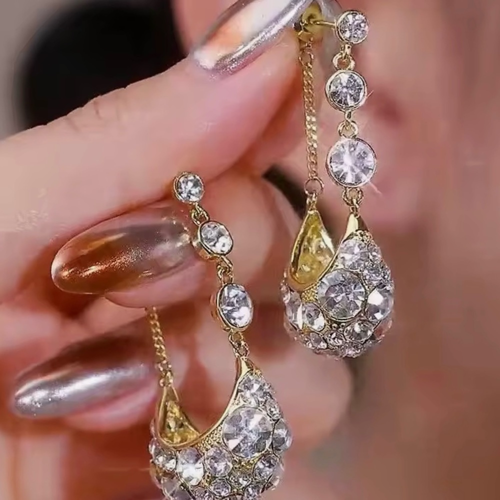 NEW Elegant Gold and Silver Crystal Drop Earrings - Picture 3 of 4